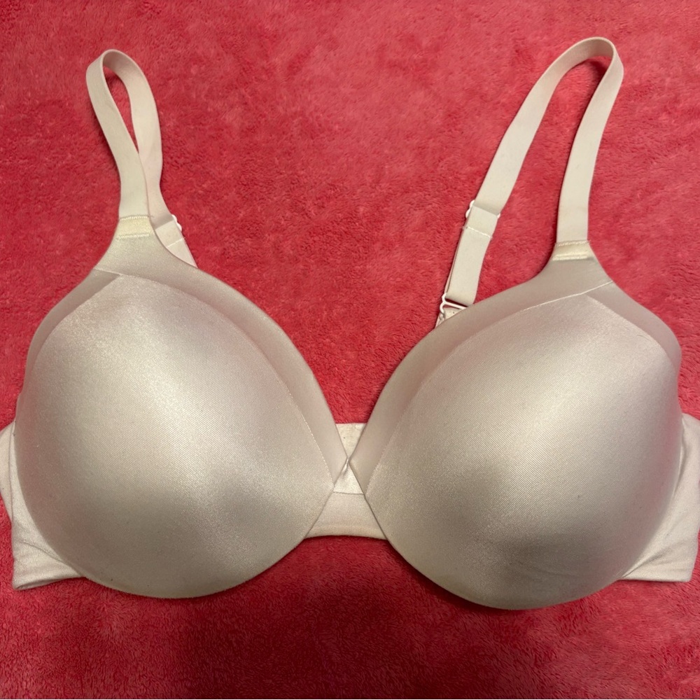 Maidenform White Comfort Devotion Underwire Bra